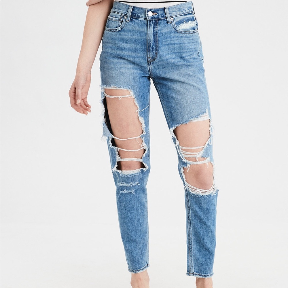 American Eagle Mom Jeans (Size 4)